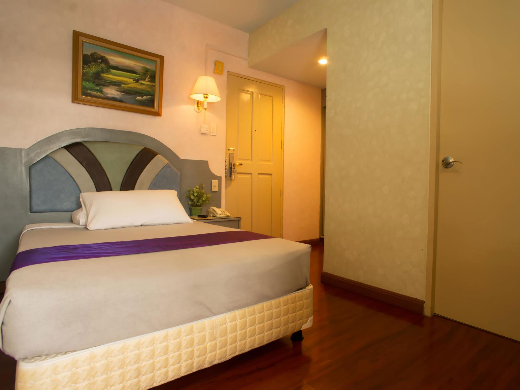 วี โฮเต็ล Hotel มะนิลา ภายนอก รูปภาพ