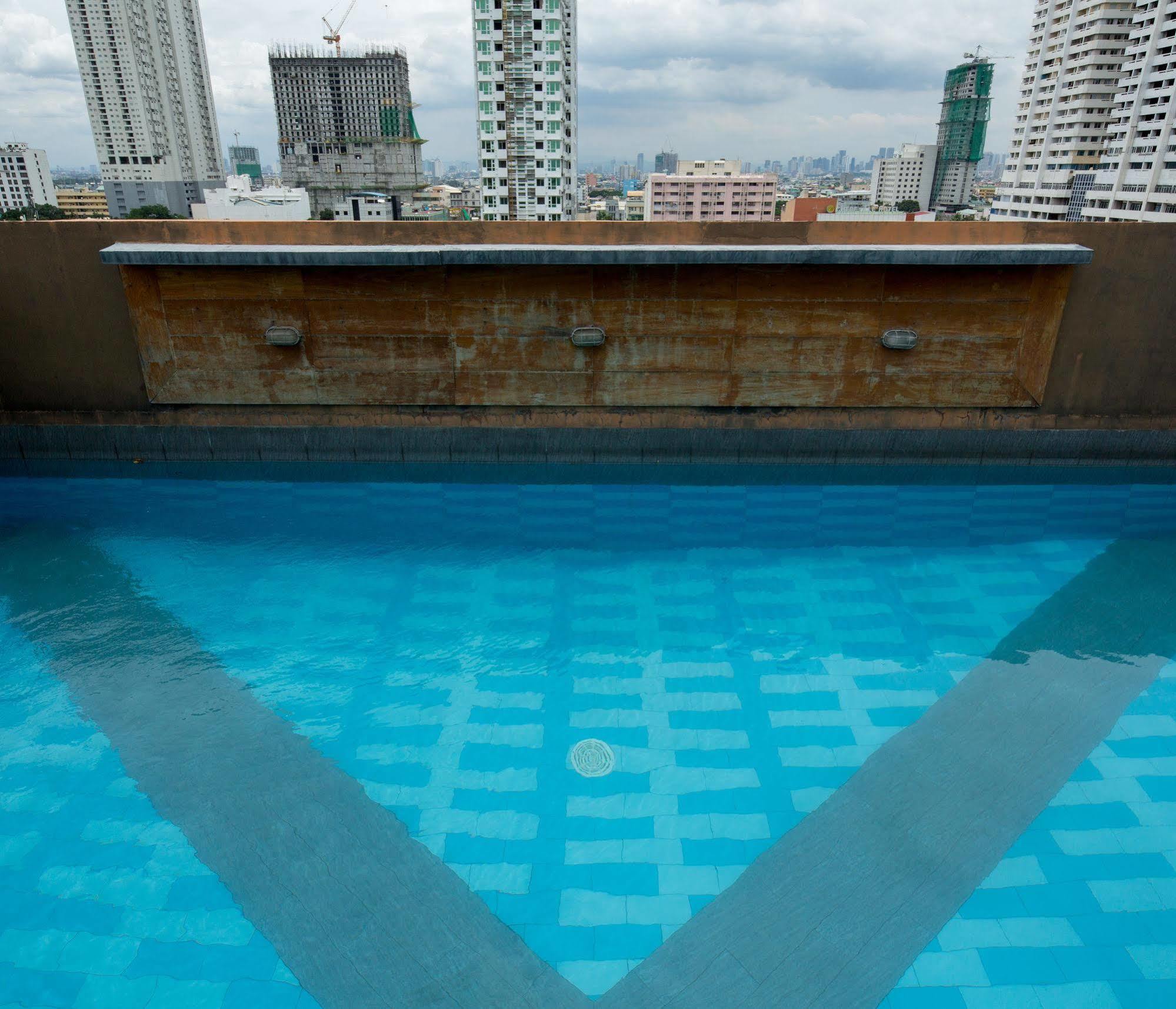 วี โฮเต็ล Hotel มะนิลา ภายนอก รูปภาพ