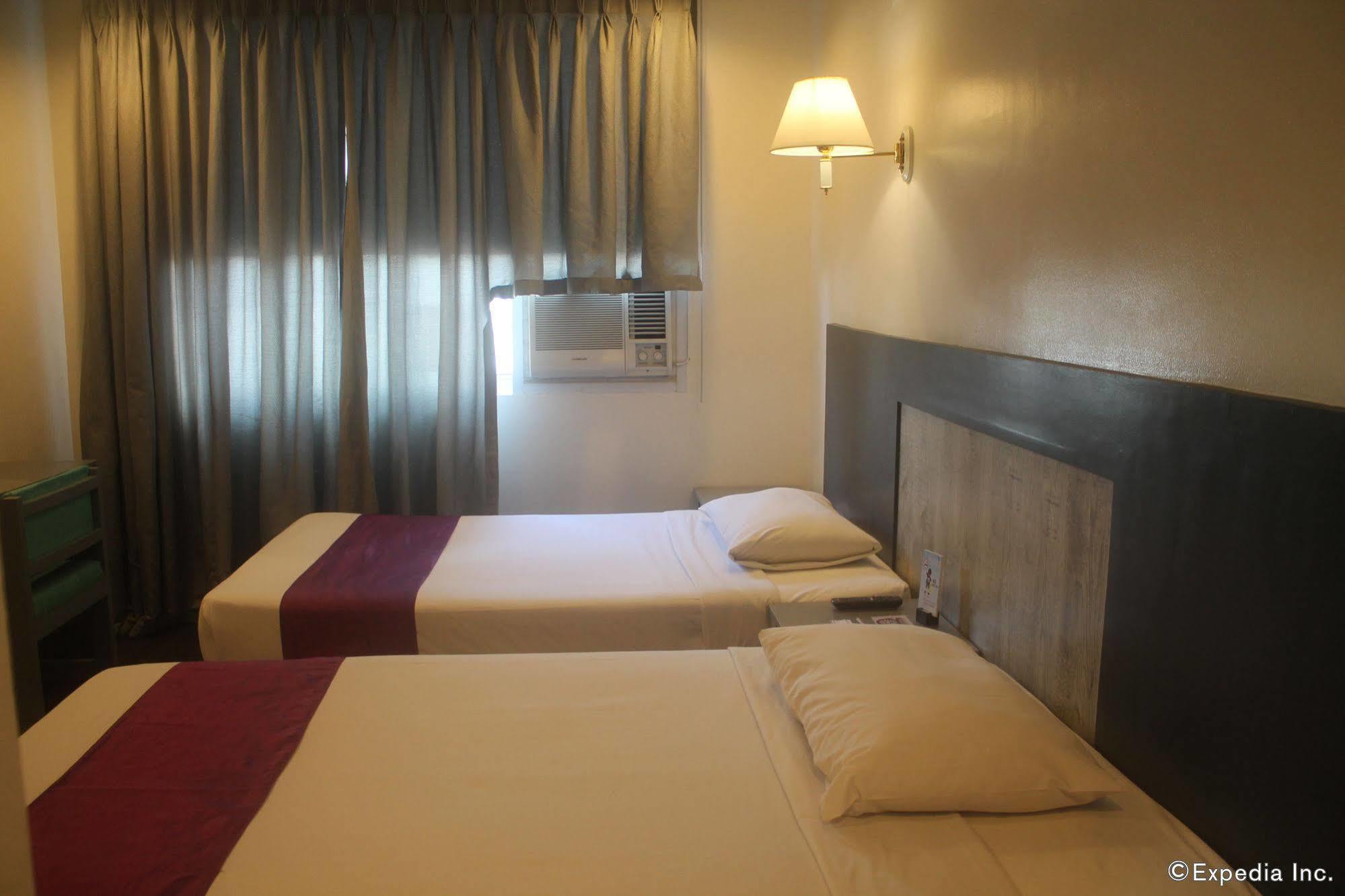 วี โฮเต็ล Hotel มะนิลา ภายนอก รูปภาพ