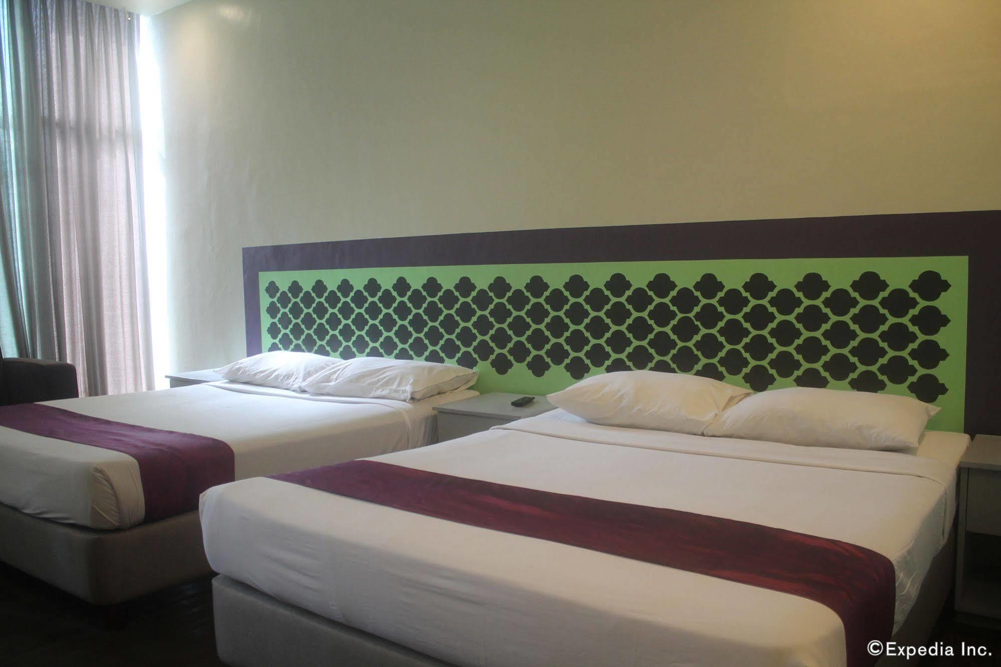 วี โฮเต็ล Hotel มะนิลา ภายนอก รูปภาพ