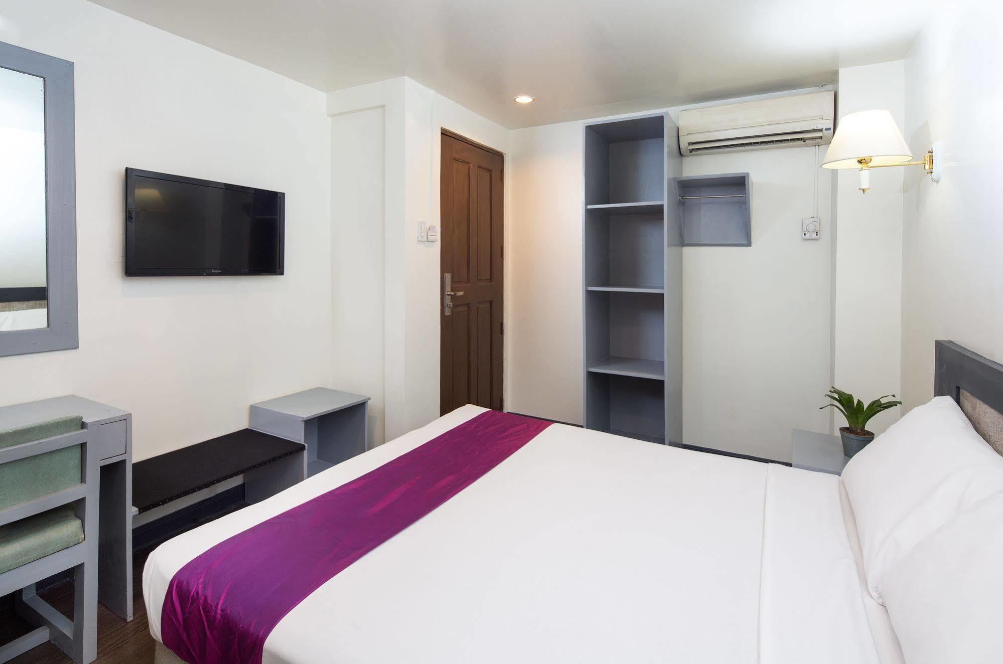 วี โฮเต็ล Hotel มะนิลา ภายนอก รูปภาพ